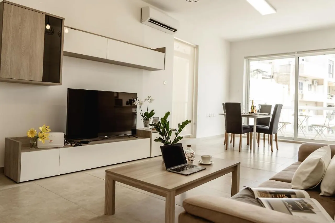 2Bed Sliema Apt - Walk To Beaches & Valletta