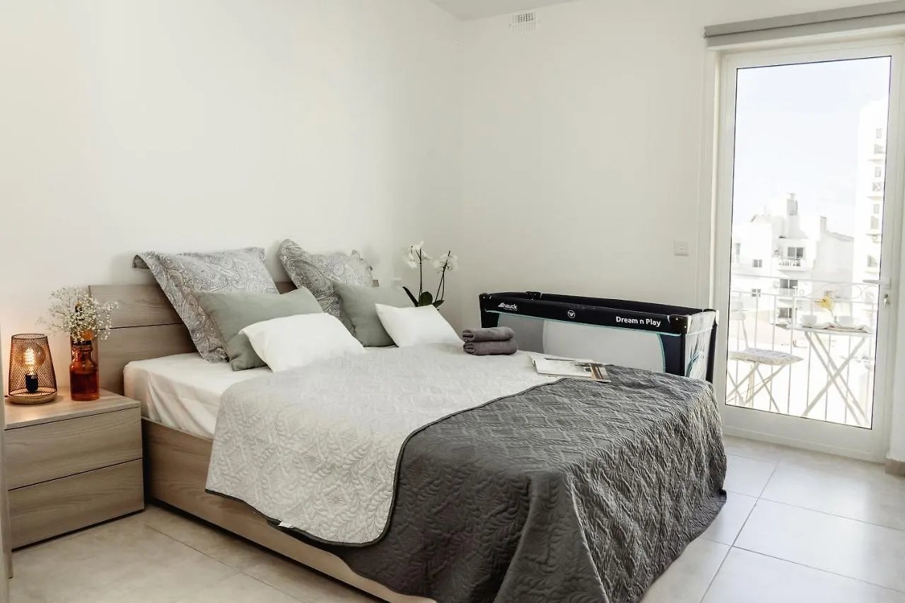 2Bed Sliema Apt - Walk To Beaches & Valletta Malta