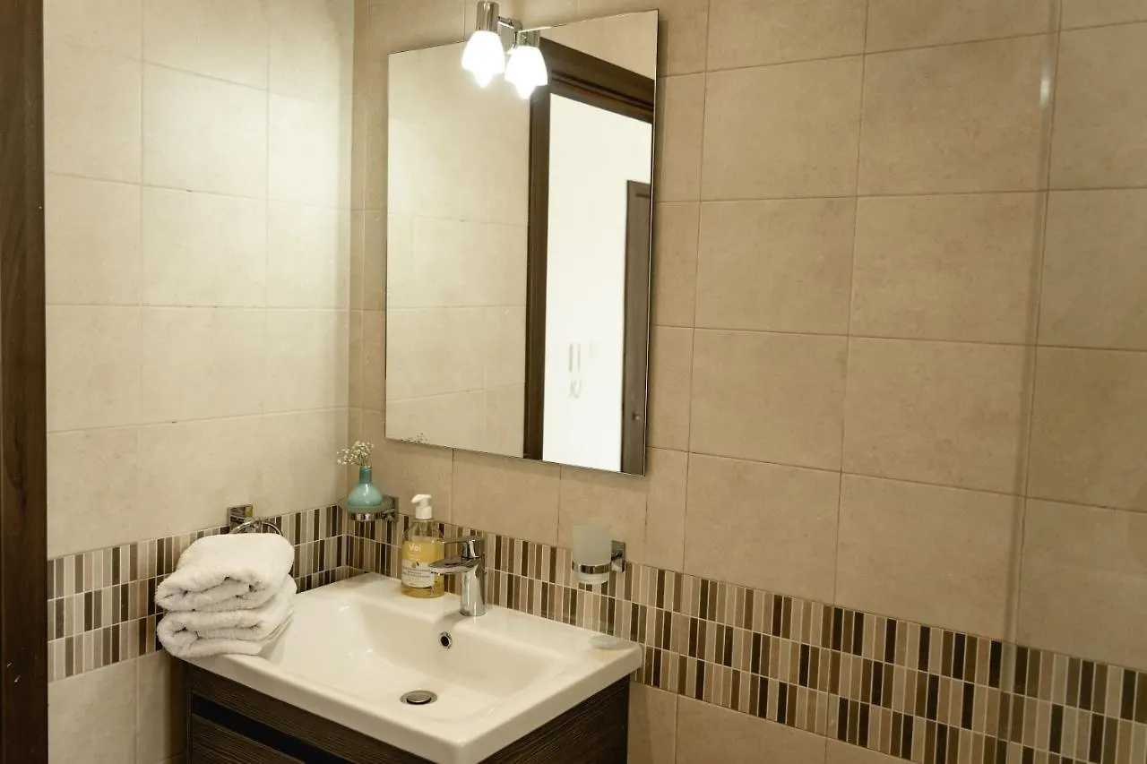 2Bed Sliema Apt - Walk To Beaches & Valletta Apartment