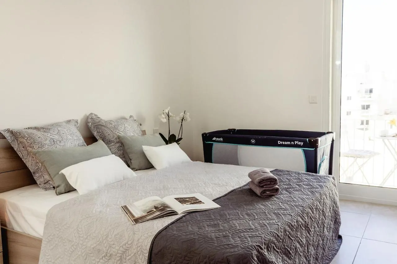 2Bed Sliema Apt - Walk To Beaches & Valletta 0*,  Malta