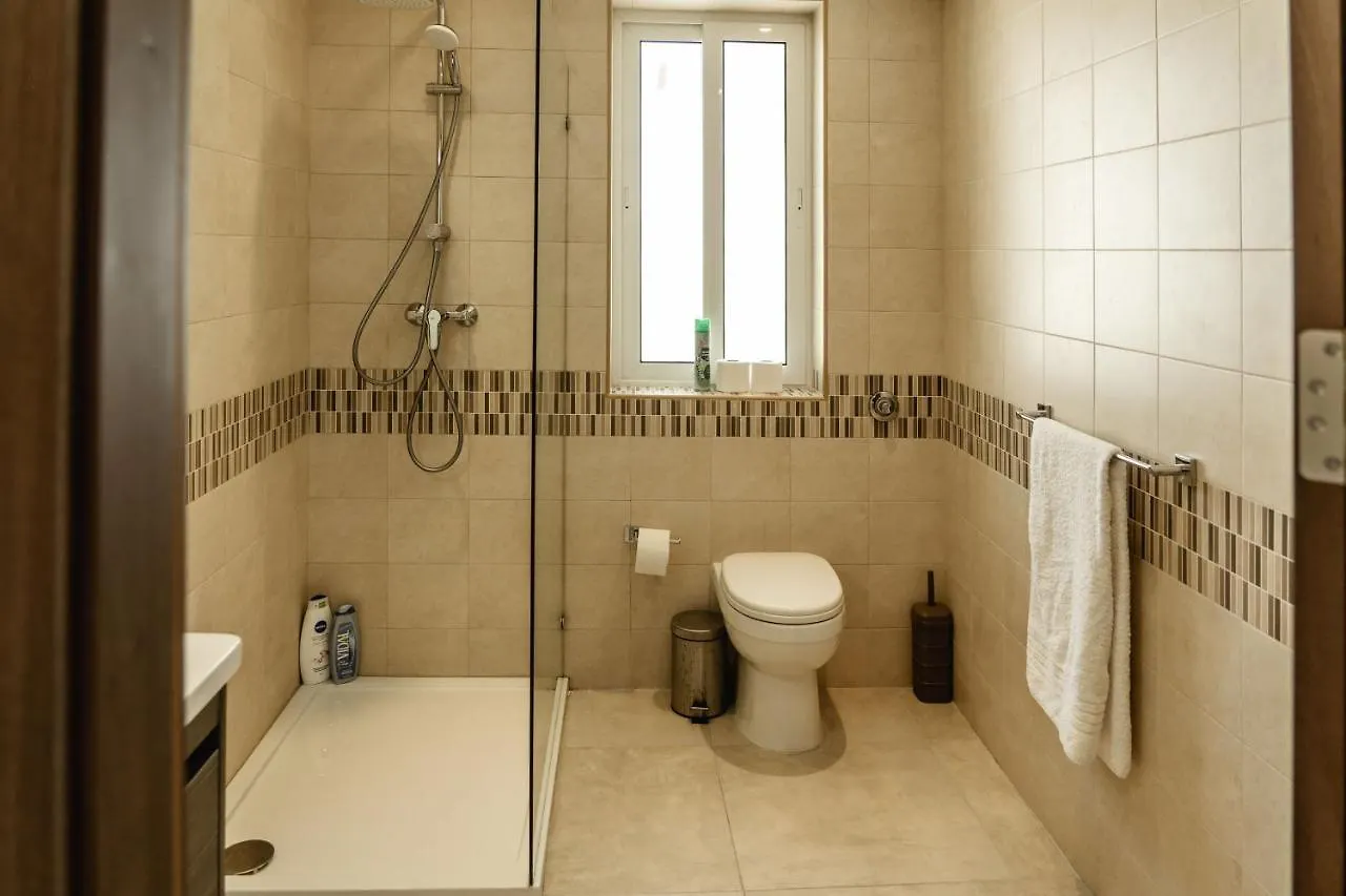 2Bed Sliema Apt - Walk To Beaches & Valletta Malta