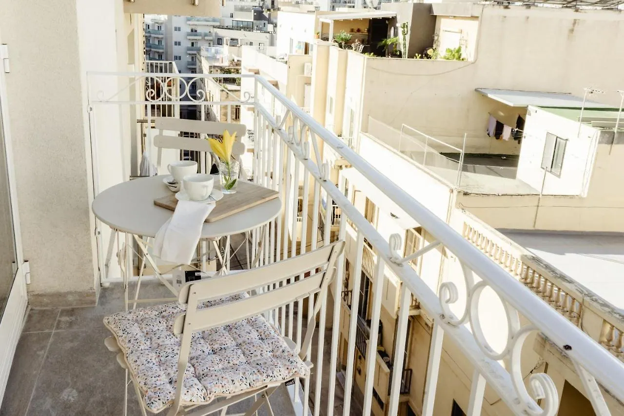 2Bed Sliema Apt - Walk To Beaches & Valletta